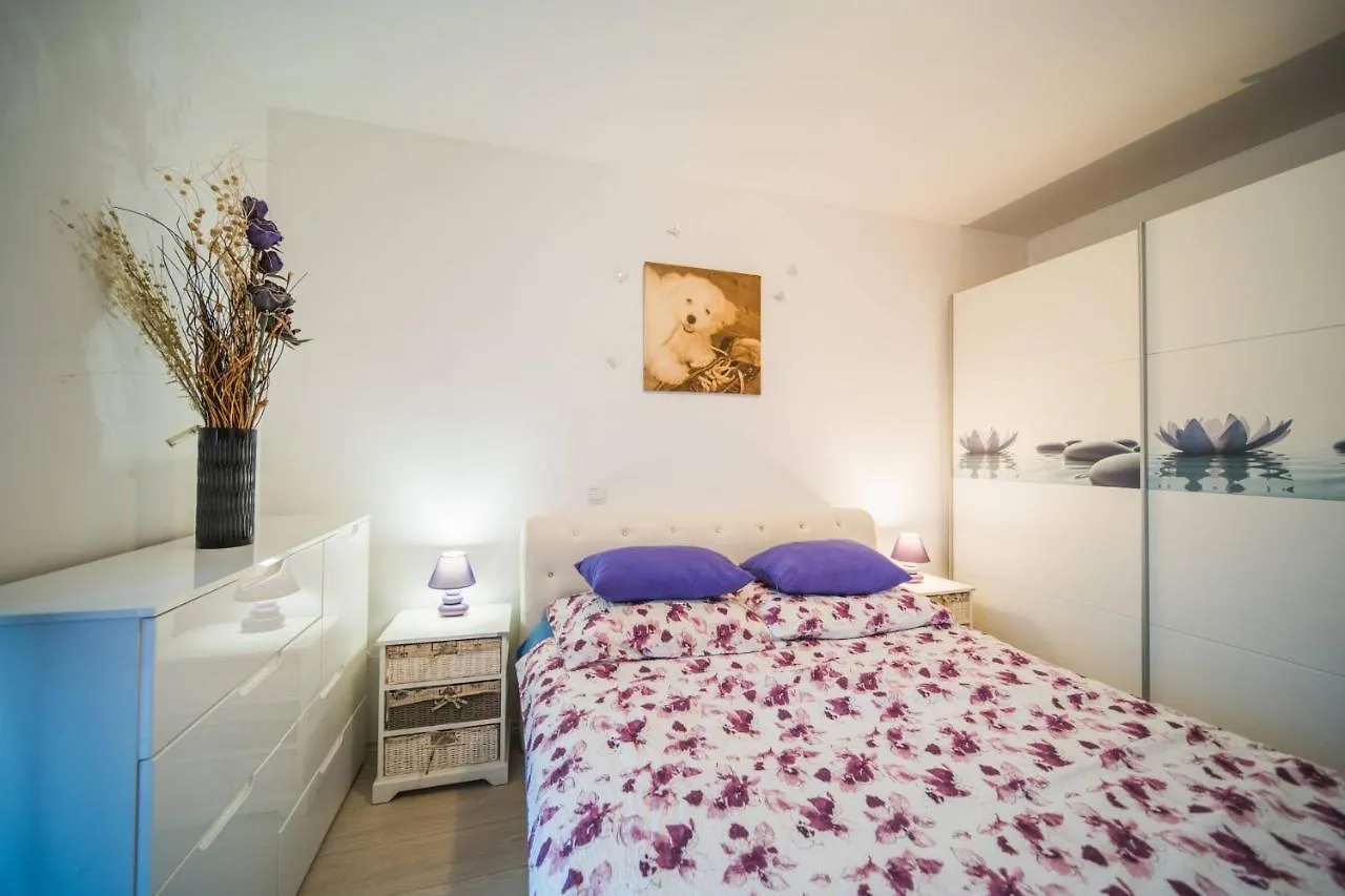 Apartment Mimi Munida 128G Medulin